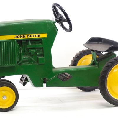 Model No.520 John Deere Pedal Tractor