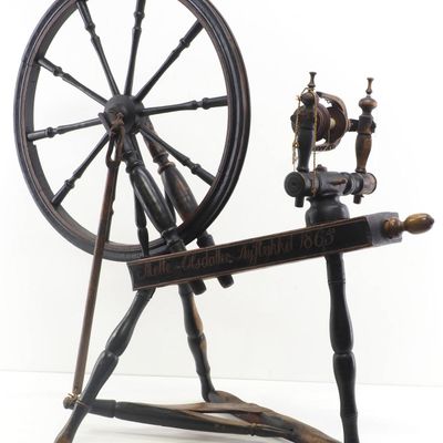Sale Photo Thumbnail #441: Early wooden spinning wheel