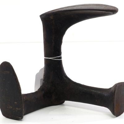 Sale Photo Thumbnail #726: Cast iron shoemaker's lap anvil