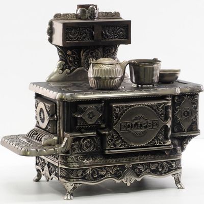 Sale Photo Thumbnail #312: Salesman sample cast iron Empire stove