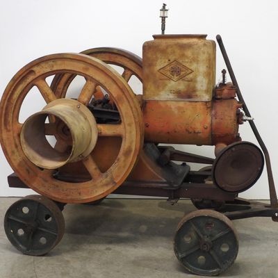 Sale Photo Thumbnail #418: Emerson-Brantingham 5hp engine on cart