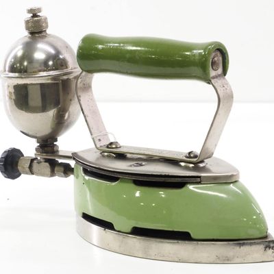 Sale Photo Thumbnail #111: Coleman Model 5 gas iron