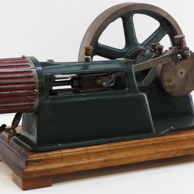 Sale Photo Thumbnail #362: Model steam engine