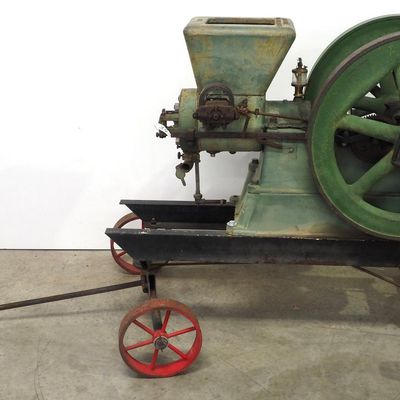 Sale Photo Thumbnail #453: Detroit Engine Works 4hp engine on cart