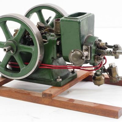 Sale Photo Thumbnail #222: Model hopper-cooled engine