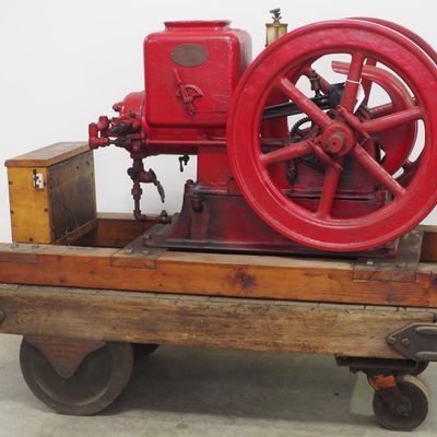 Sale Photo Thumbnail #373: Rawleigh-Schryer 2.5 hp hit & miss engine