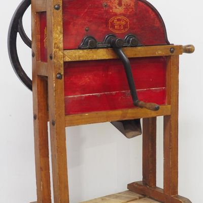Sale Photo Thumbnail #571: Buch's floor model corn sheller
