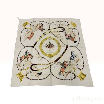 Sale Photo Thumbnail #109: Hermes Pampa Cream Silk Carre 90