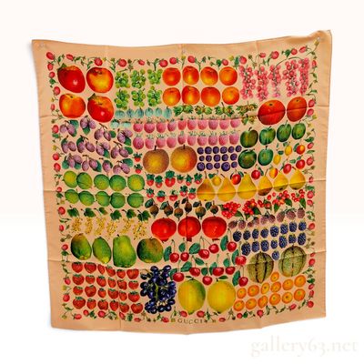 Sale Photo Thumbnail #241: Vintage Gucci Accornero Fruit Botanical Print Peach Silk Scarf 87cm