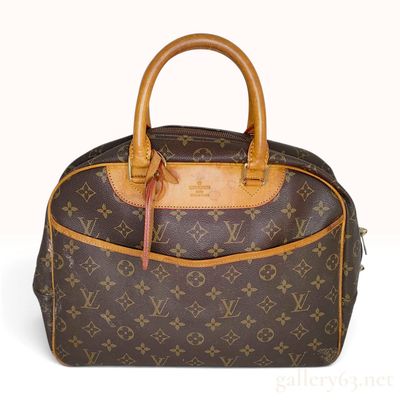 Sale Photo Thumbnail #287: Louis Vuitton Monogram Deauville Brown Coated Canvas Handbag