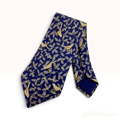Sale Photo Thumbnail #31: Hermes Bird and Holly Silk Tie Navy Blue