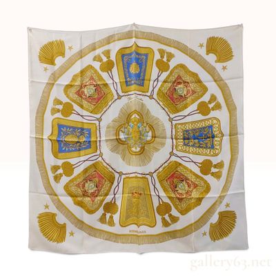 Sale Photo Thumbnail #302: Hermes Poste et Cavalerie Ivory and Gold Silk Carre 90