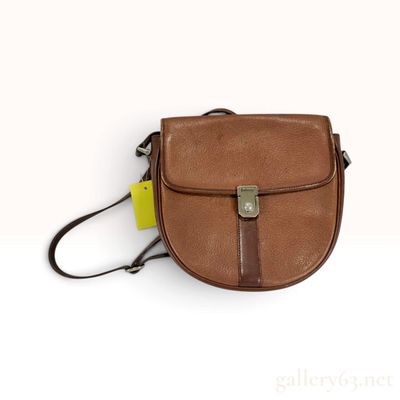 Sale Photo Thumbnail #108: Vintage Burberrys Tan Grained Leather Saddle Crossbody Bag