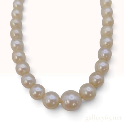 Sale Photo Thumbnail #362: Vintage Graduated Cream Cultured Pearl Necklace with Silver Clasp
