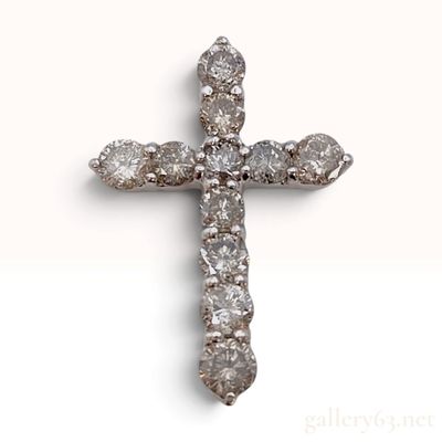 Sale Photo Thumbnail #543: A Pt900 Platinum and 1.00ctw Round Brilliant Cut Diamond Cross Pendant