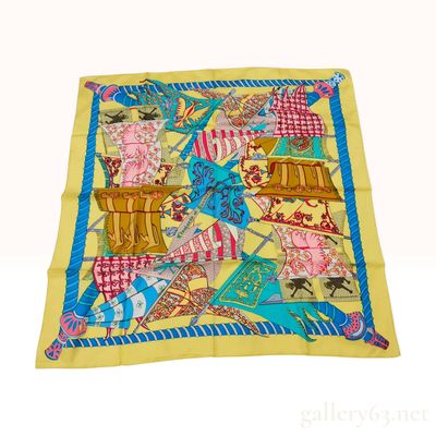Sale Photo Thumbnail #445: Hermes Etendards et Bannieres Yellow Silk Carre 90