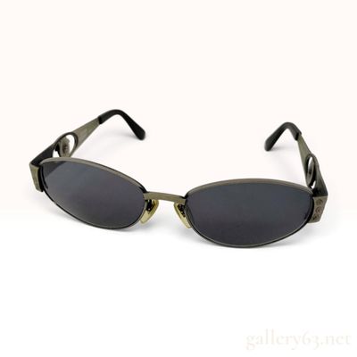 Sale Photo Thumbnail #169: Vintage Gianni Versace S51 Col 943 Silver-Tone Metal Medusa Sunglasses with Case