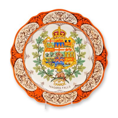 Sale Photo Thumbnail #301: Wedgwood Etruria Earthenware Commemorative Plate, Dominion of Canada Coat of Arms - Niagara Falls