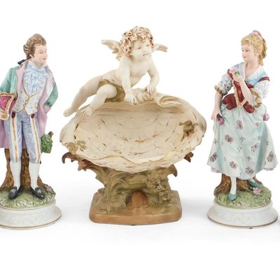 Royal Dux Bohemia Cherub on Seashell Centerpiece
