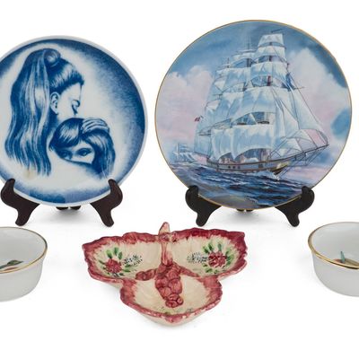 Sale Photo Thumbnail #103: Group of Assorted Porcelain Table Articles