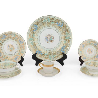Sale Photo Thumbnail #352: Coalport "Chatsworth" Pattern Dinner Service