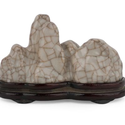 Sale Photo Thumbnail #399: Chinese All-Over Crackle Glazed Brush Rest