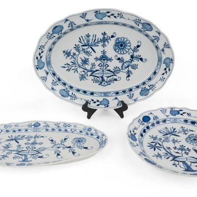 Sale Photo Thumbnail #349: Three Meissen Blue Onion Serving Platters