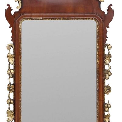 Sale Photo Thumbnail #257: Chippendale Parcel-Gilt Mahogany Mirror