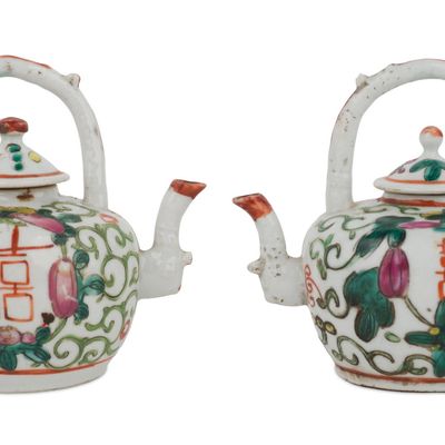 Sale Photo Thumbnail #392: Pair of Chinese Famille Verte Porcelain Teapots