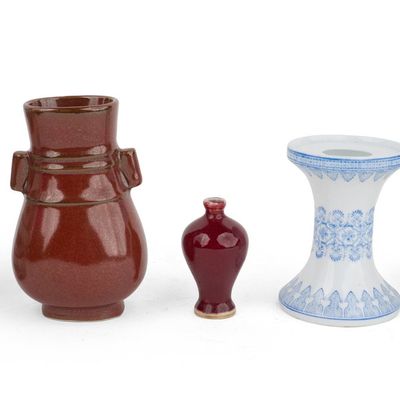 Sale Photo Thumbnail #393: Group of Chinese Porcelain Table Articles