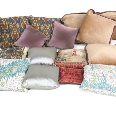 Sale Photo Thumbnail #54: Group of Assorted Throw Pillows