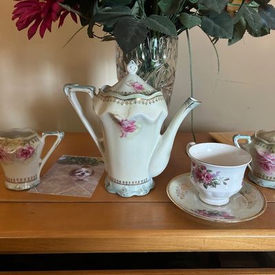 Sale Photo Thumbnail #19: Tea set