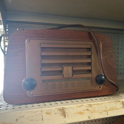 Sale Photo Thumbnail #14: Emerson Radio