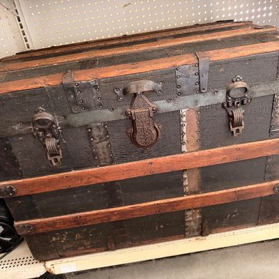 Sale Photo Thumbnail #15: Vintage trunk