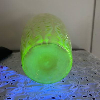 Fenton uranium glass vase