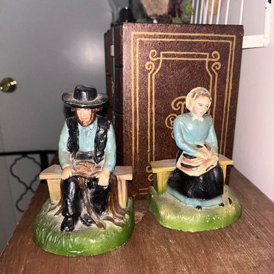 Cast iron metal book ends 