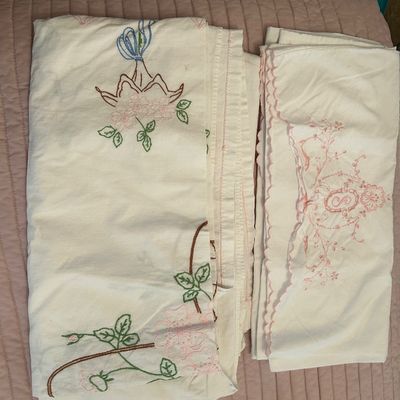 Embroidered Pillow and sheet set