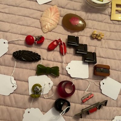 Bakelite pins and earrings 