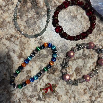 Bracelets 