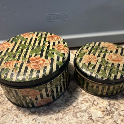 Vintage tin 