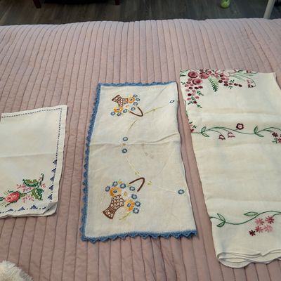 Embroidered Linens table cloth 