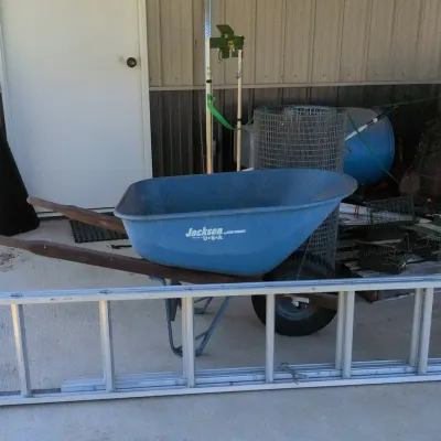 Jackson 6 Ft Wheel Barrow+ Aluminum 10 Ft Extension Ladder