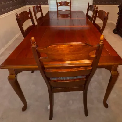 Traditional Wood Extension Dining Table + 6 Chairs 42” wide 82” long with both leaves installed • Ap