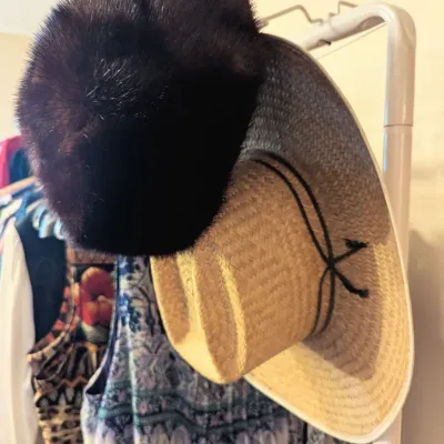 Sale Photo Thumbnail #94: Mink fur hat