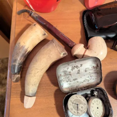 Sale Photo Thumbnail #89: Vintage gun powder horn and European-style smoking pipe