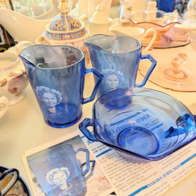 Sale Photo Thumbnail #21: 1930s-40s commemorative Shirley Temple glassware