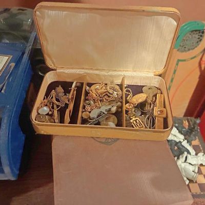 Sale Photo Thumbnail #402