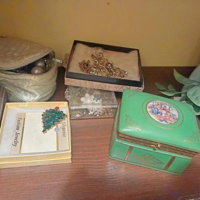 Sale Photo Thumbnail #258