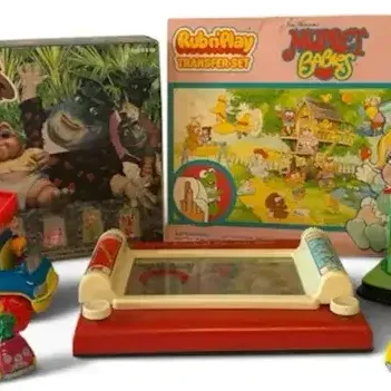 Sale Photo Thumbnail #14: Vintage Toy Lot – Thomas & Friends Sodor Station Clock, Etch A Sketch, Play-Doh & More