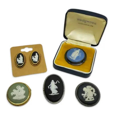 Wedgewood jasperware brooches and earrings